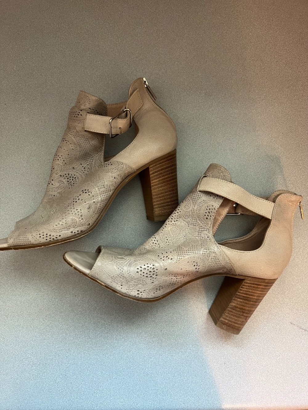 Donna Piu Italian Leather Peep Toe Booties Cream Laser Cut Block Heel 40